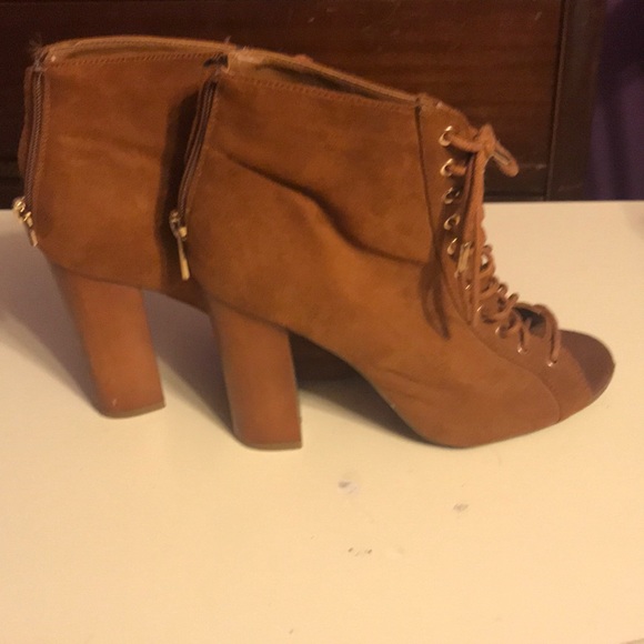 Open toed bootie - Picture 4 of 5